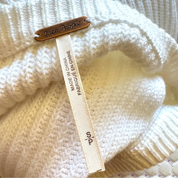 Free People Asymmetrical Hem Drop Shoulder White Sweater Size S - Picture 6 of 7